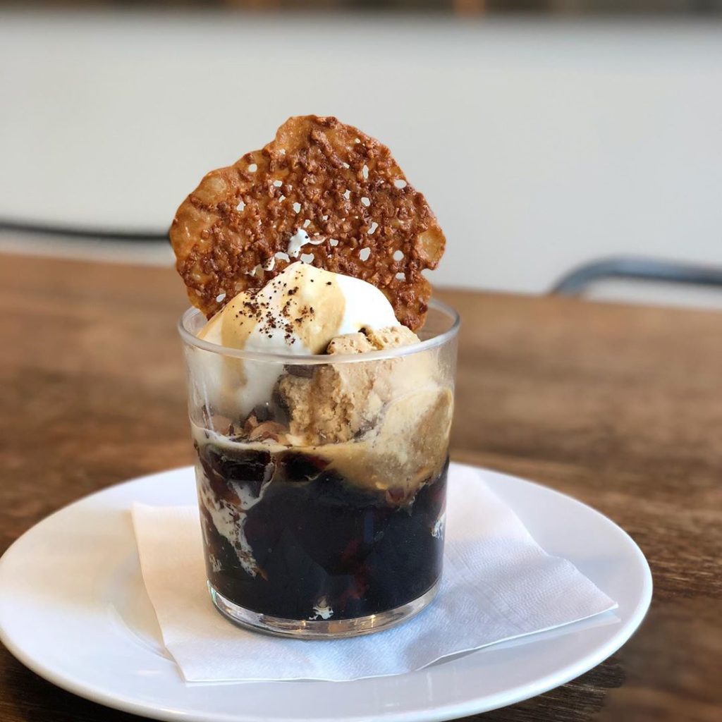 Coffee Jelly Recipes - coffee jelly parfait with biscuit