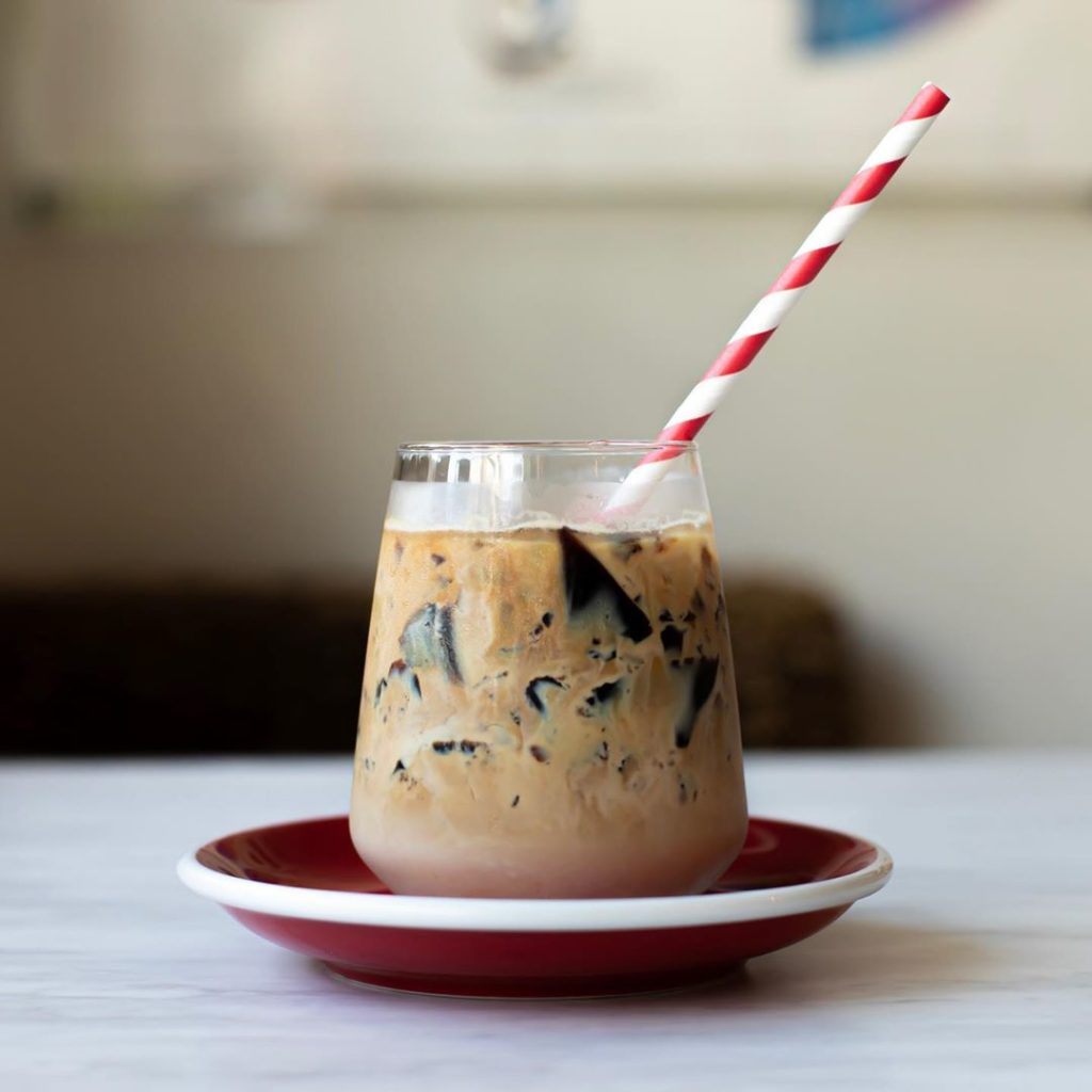 Coffee Jelly Recipes - iced café latte with coffee jelly