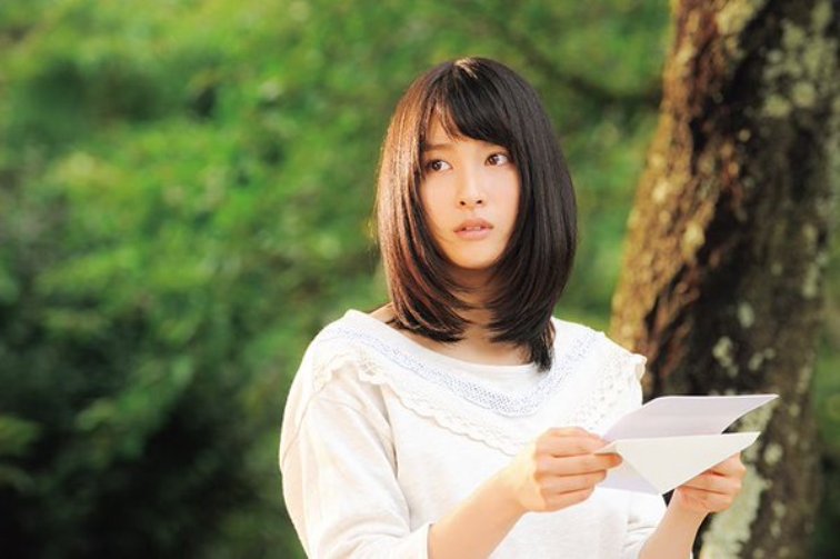 Japanese Live-action Movies - Naho reading letter