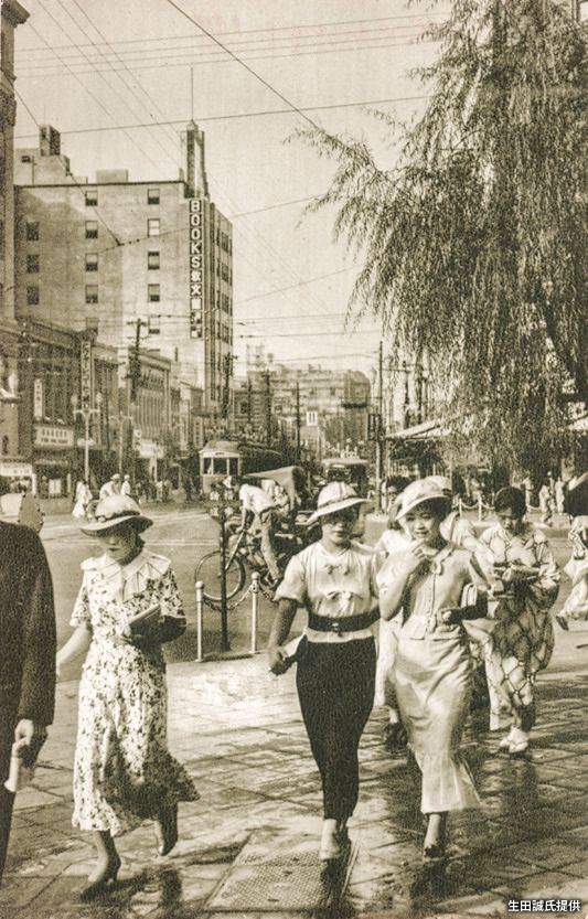 Japan Then And Now - moga parading the streets of ginza in the early showa period 