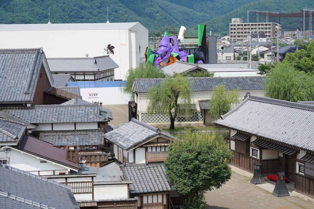 Life-size Evangelion replica in Kyoto - view of replica of EVA unit-01 from afar