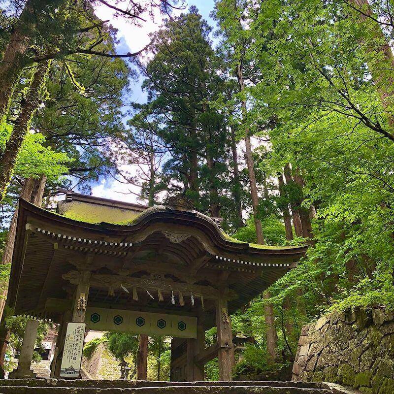 Mountains in Japan - ōgamiyama shrine