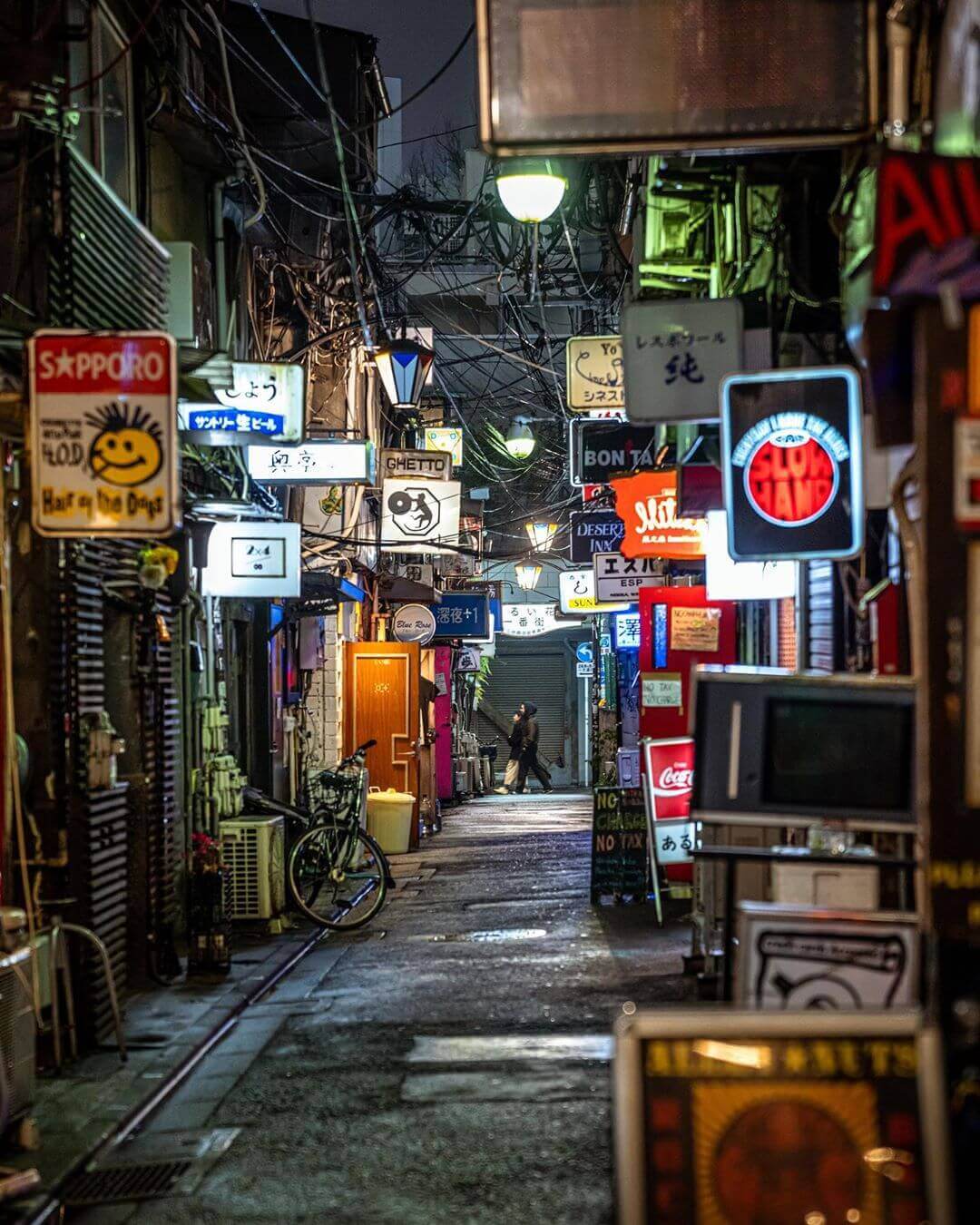 free tokyo walking tours - golden gai