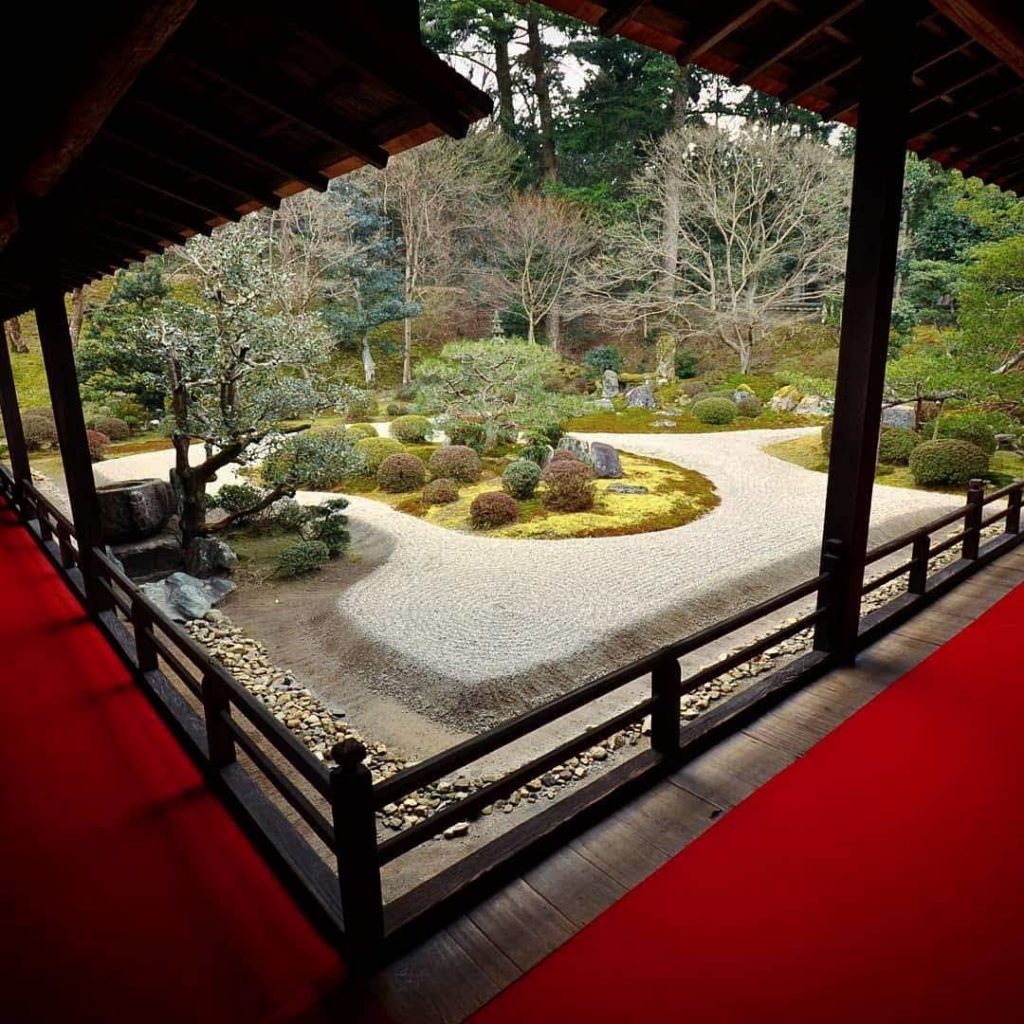 Japanese zen gardens - manshuin monzeki