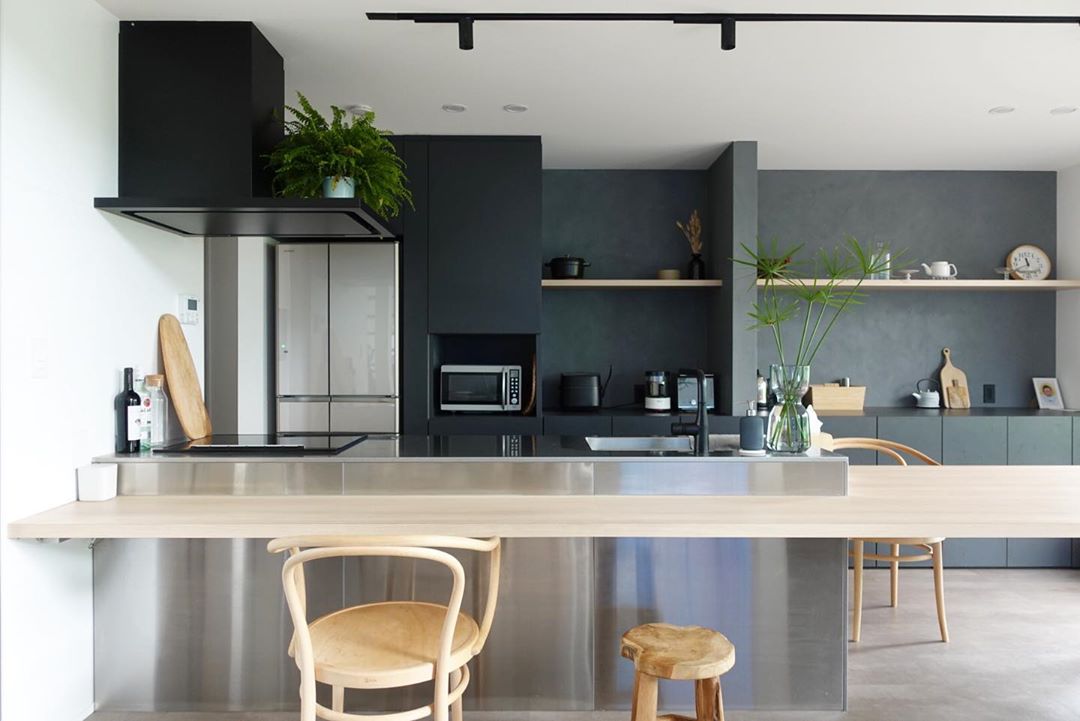 japanese home decor - kitchen with dark walls