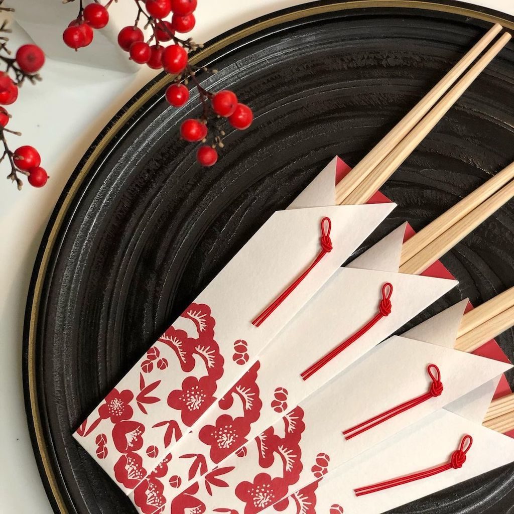 Japanese New Year traditions - iwai bashi