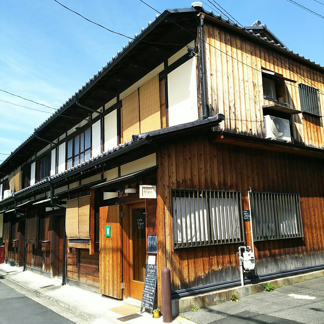 japan cafes heritage buildings - cafe organ street corner