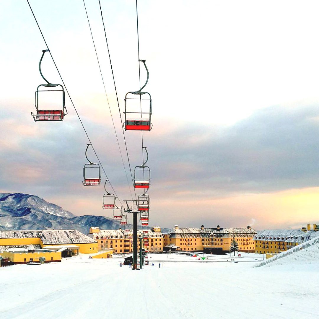 lotte arai resort - chair lift