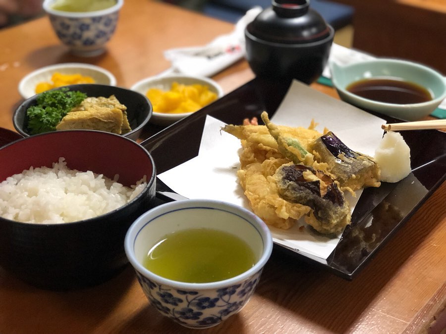 Oldest restaurants in Japan - tempura set meal