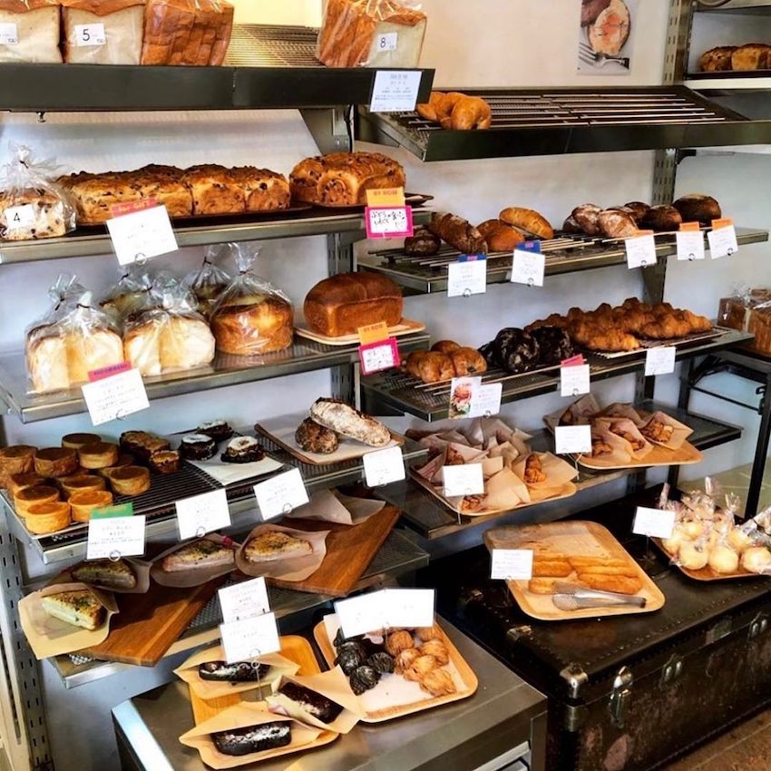 bakeries in tokyo - tolo pan bread display