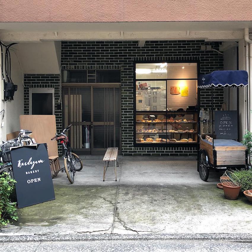 bakeries in tokyo - kandagawa storefront