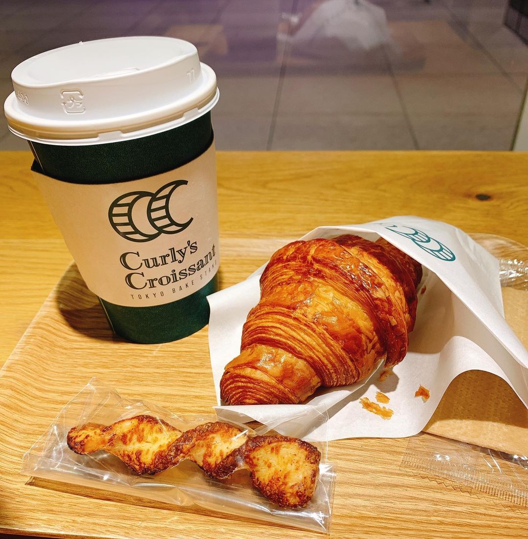 bakeries in tokyo - curly's croissant dine-in