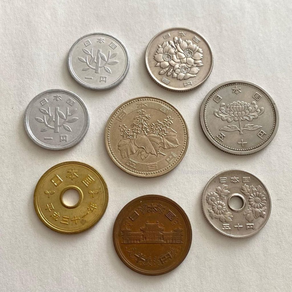 Japan travel tips - japanese coins