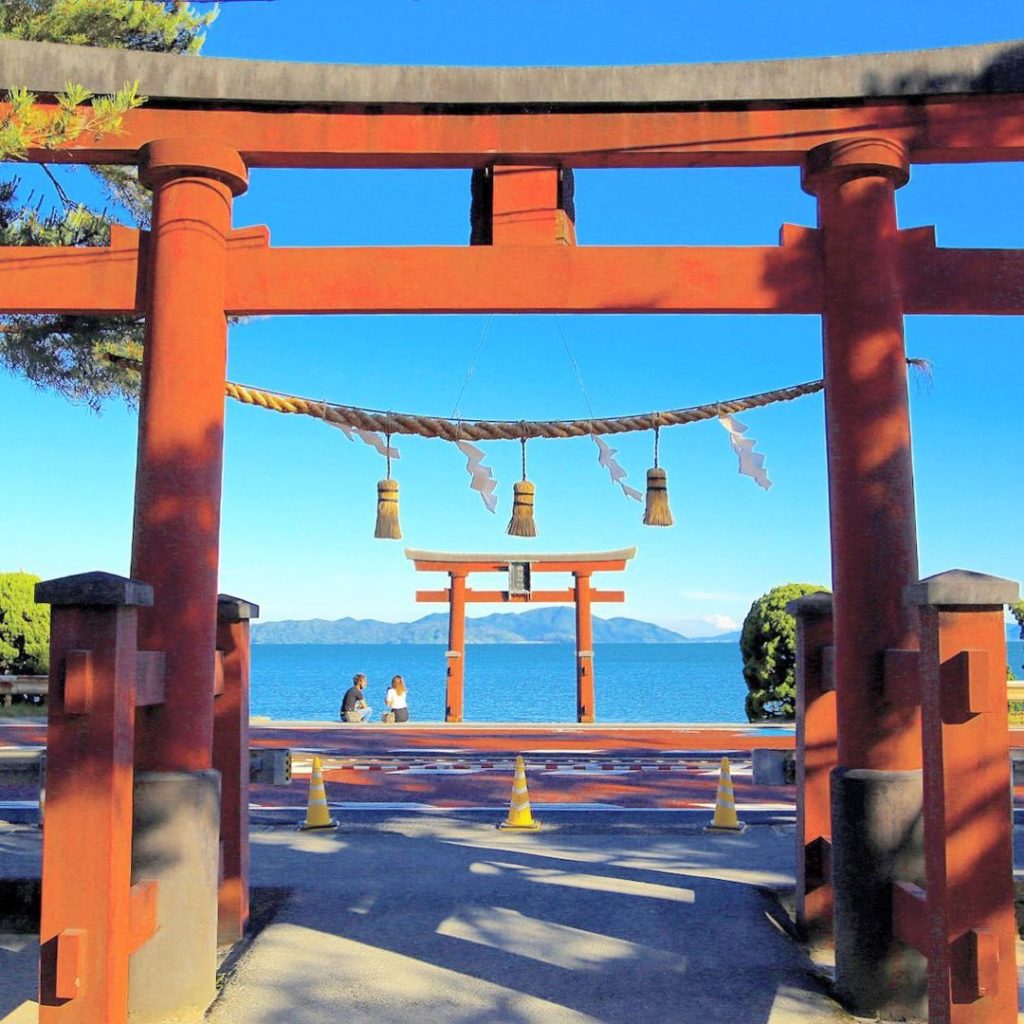 Unusual shrine - shirahige shrine