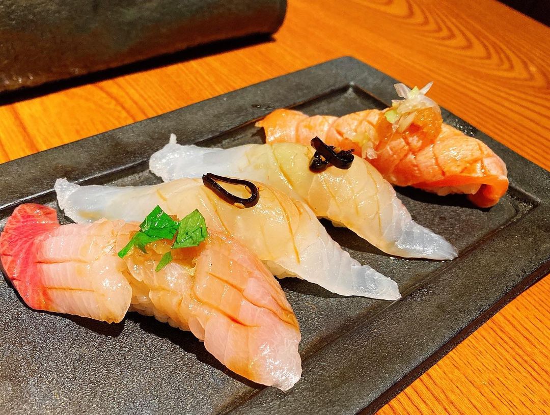 cheap sushi osaka - salmon sushi