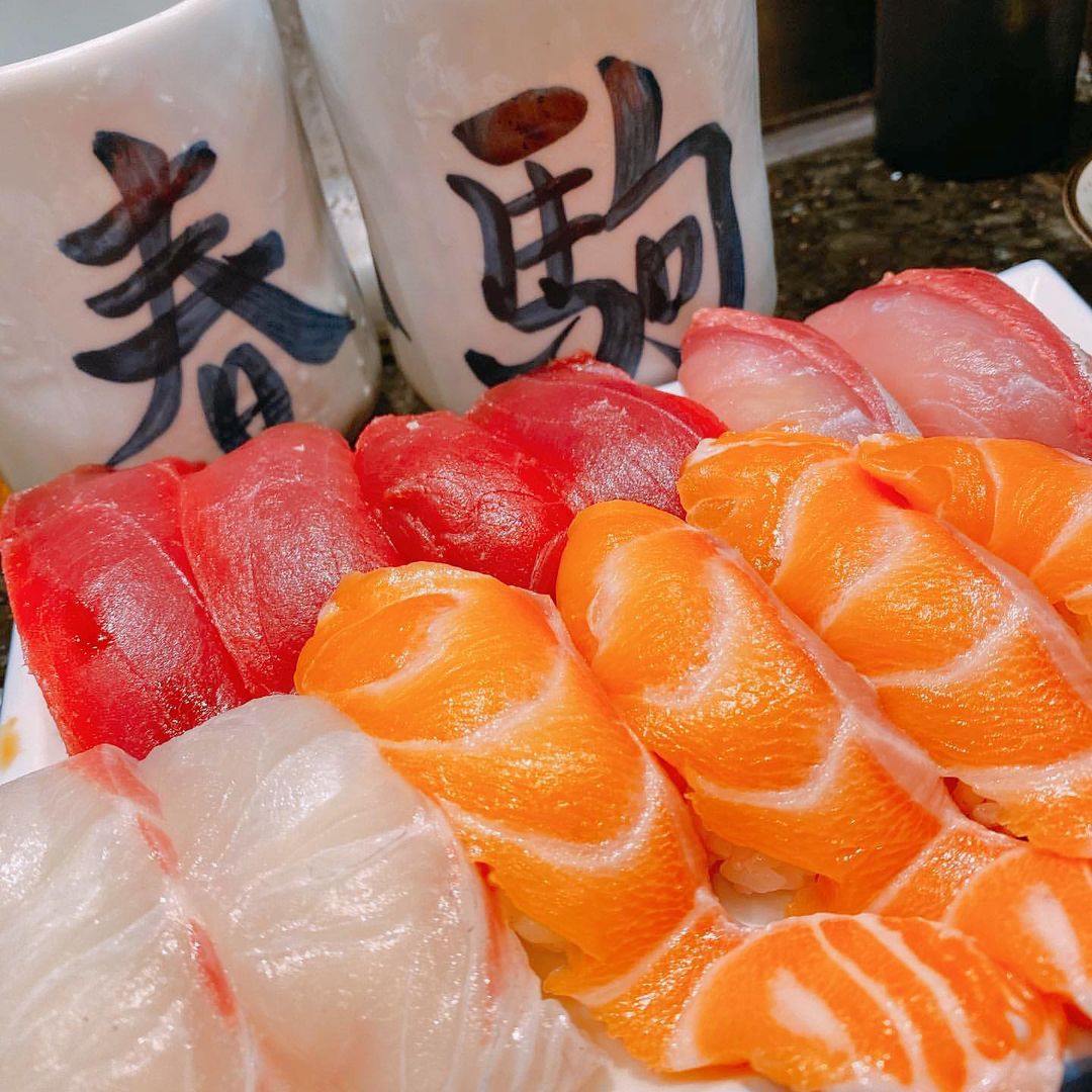 Salmon sushi