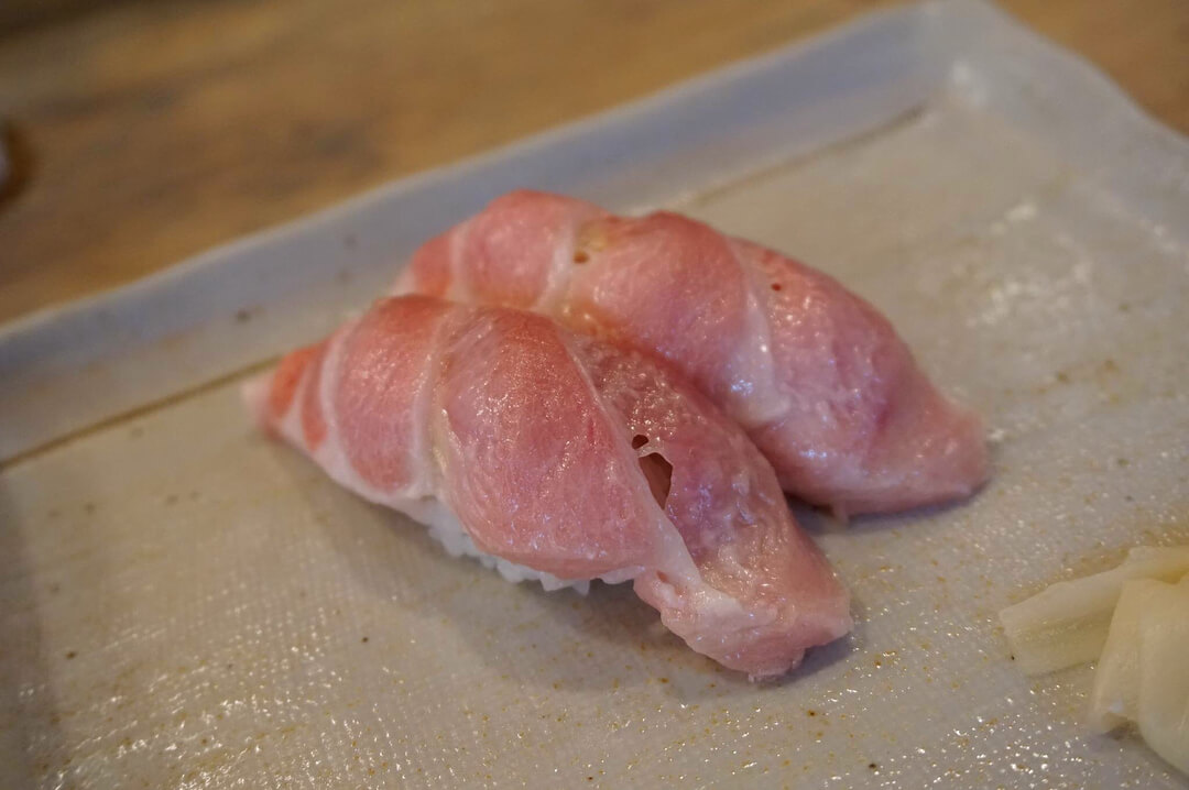 2 salmon sushi