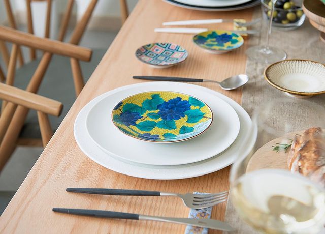Musubi Japanese Tableware - set of hand painted plates