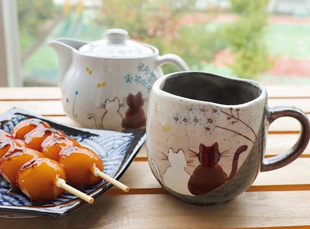 Musubi Japanese Tableware - cat mugs and mitarashi dango