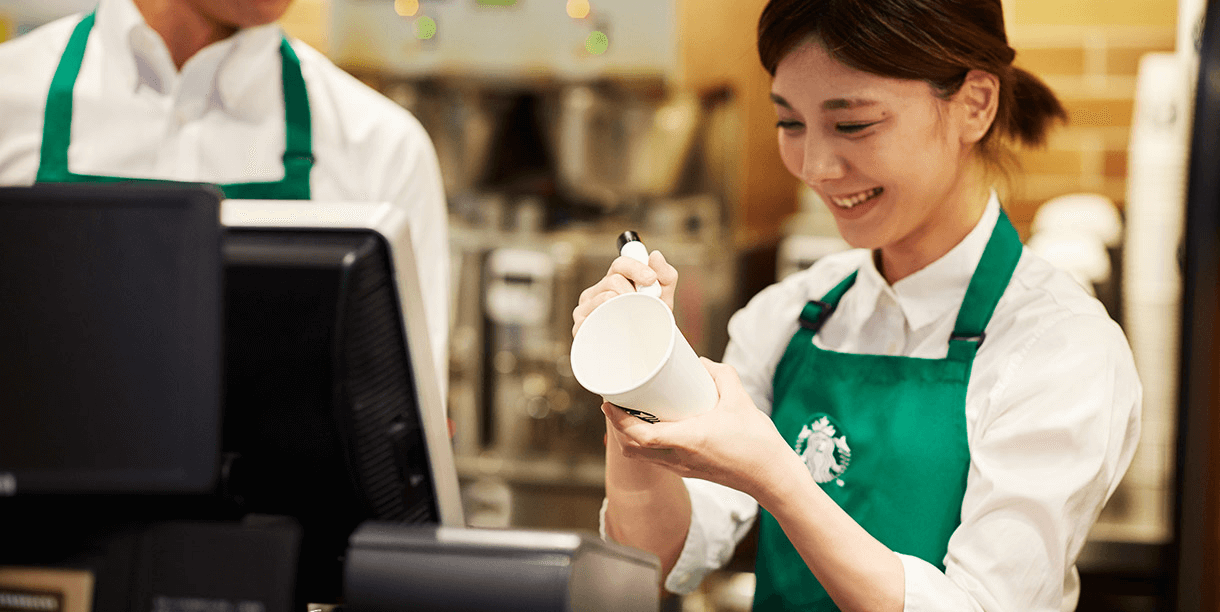 Starbucks Japan 47 Jimoto - barista writing name on cup