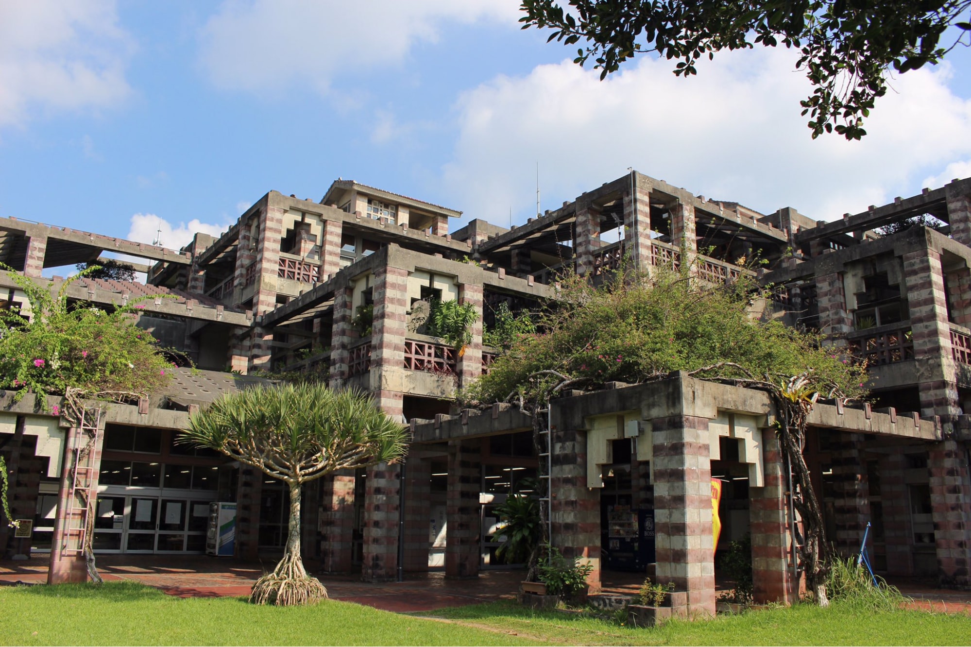 buildings in japan - nago city hall