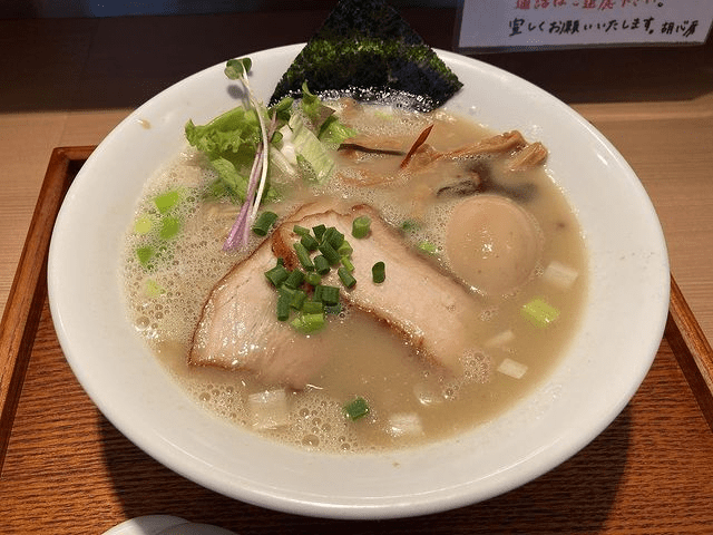 types of ramen explained - tonkotsu ramen