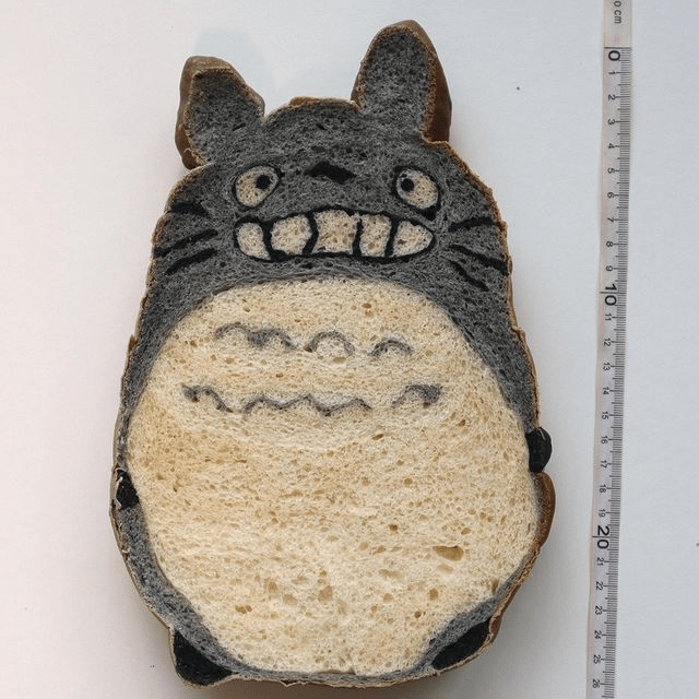 japanese baking artist izuyo - insides of a totoro bread loaf