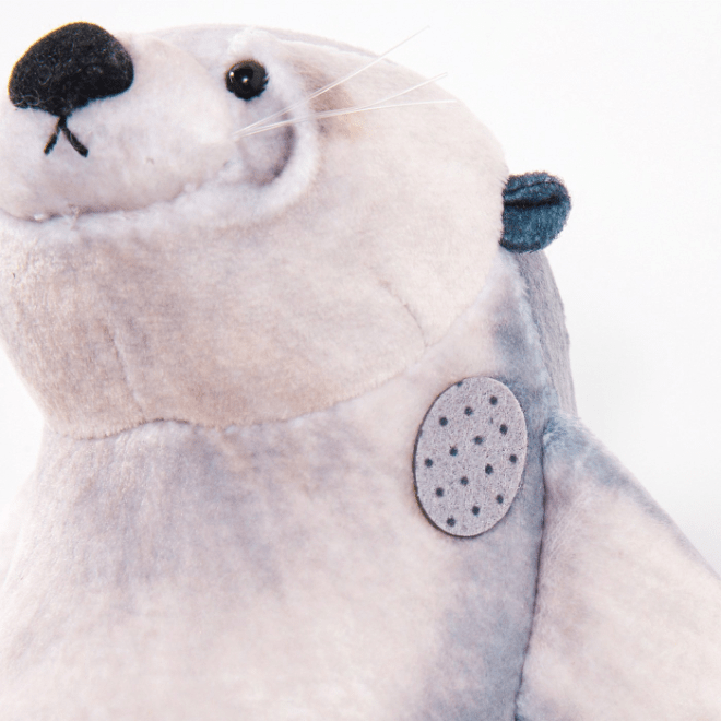 sea otter pouch - saggy skin