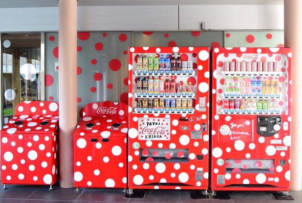Art museums in Japan - yayoi kusama coca-cola vending machine