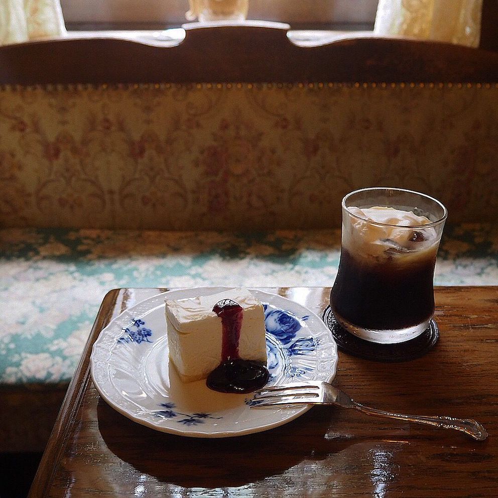 old cafes in kyoto blueberry cheesecake Salon de the FRANCOIS