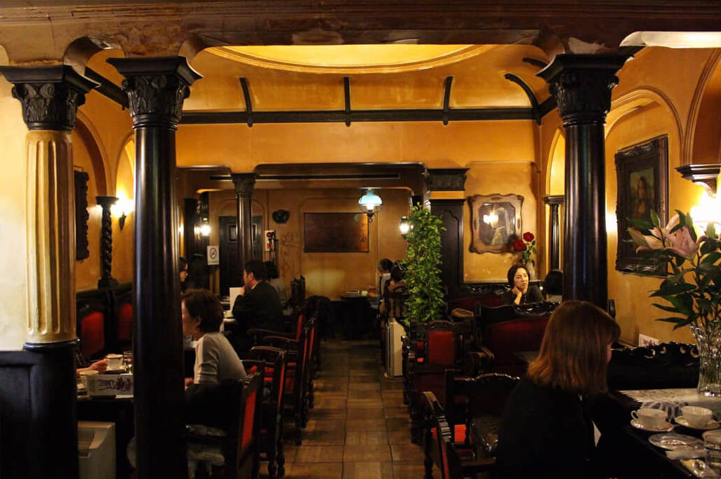 old cafes kyoto - Salon de the FRANCOIS 2nd floor