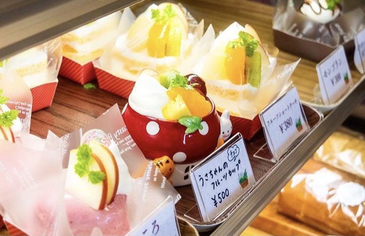 Konagai guide - Okashi no ie CoCoLo also offers a wide selection of desserts such as strawberry shortcakes and cheesecakes