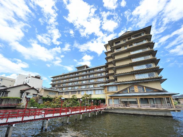 Sanin Hawai Onsen Bokoro - exterior of ryokan