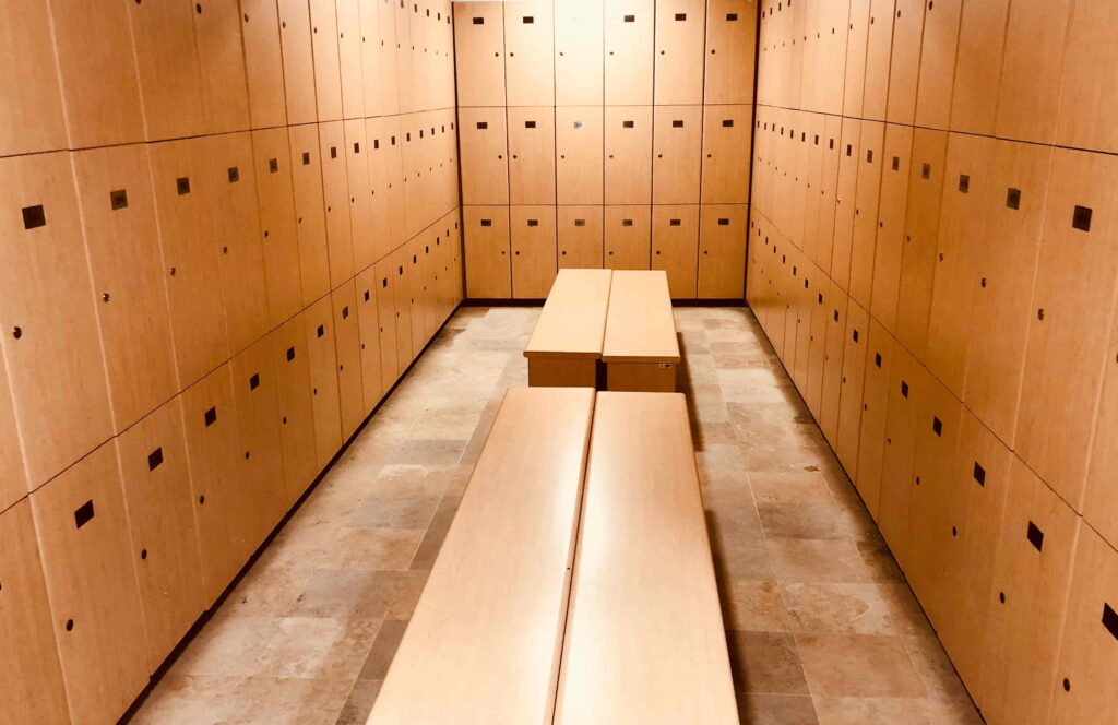 japanese onsen guide - lockers