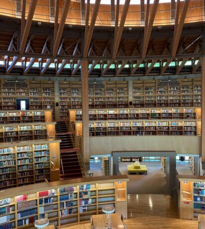 Nakajima Library: Colosseum Inspired Interior Built With Akita Cedar Trees