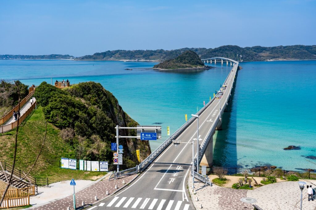 Tsunoshima Bridge - road