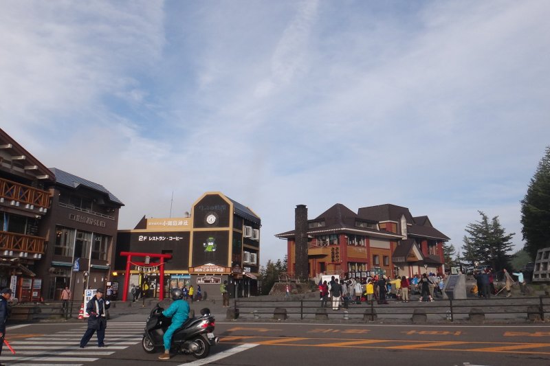 Climbing Mount Fuji - fujinomiya trail