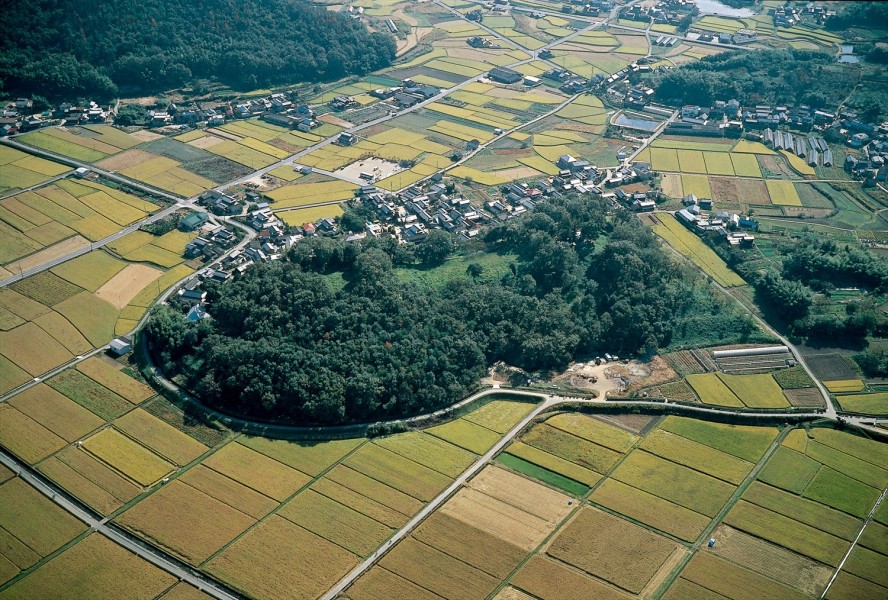 Kibi Plain - Tsukuriyama Kofun burial mound