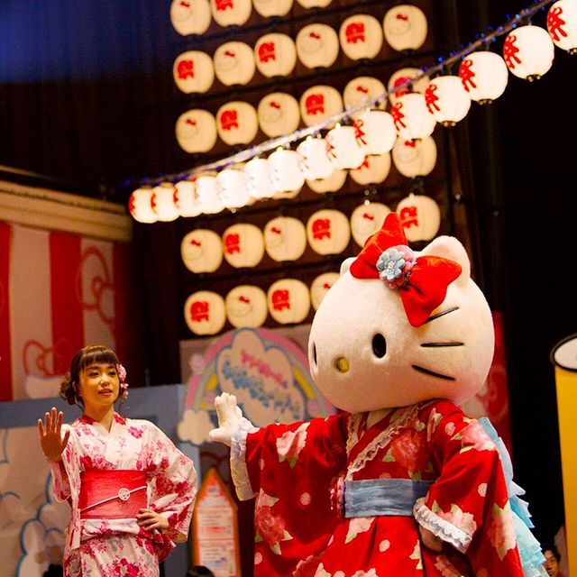 Sanrio Puroland - hello kitty in yukata