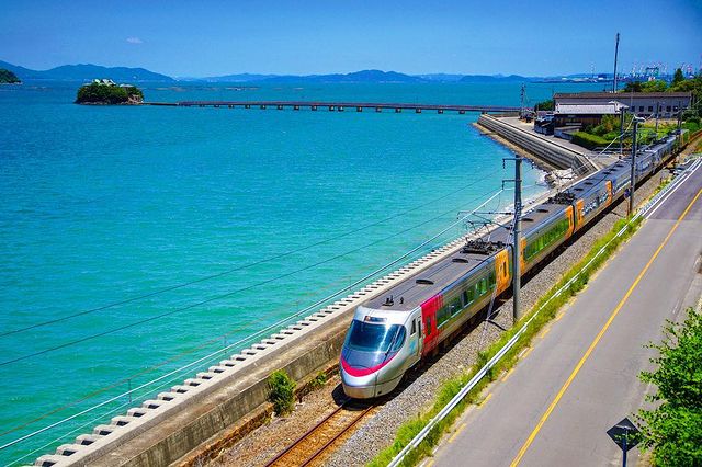 Tsushima Shrine - train