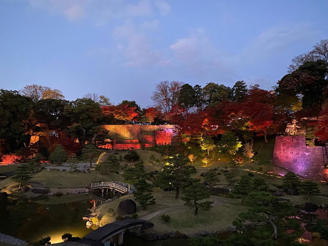 Gyokusen’inmaru Garden - illuminated stone walls