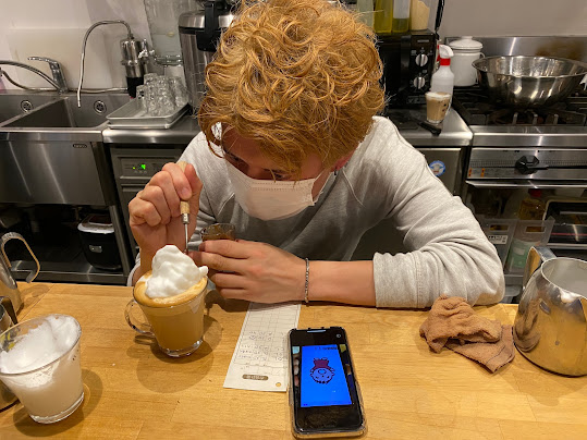Hatcoffee - latte artist 