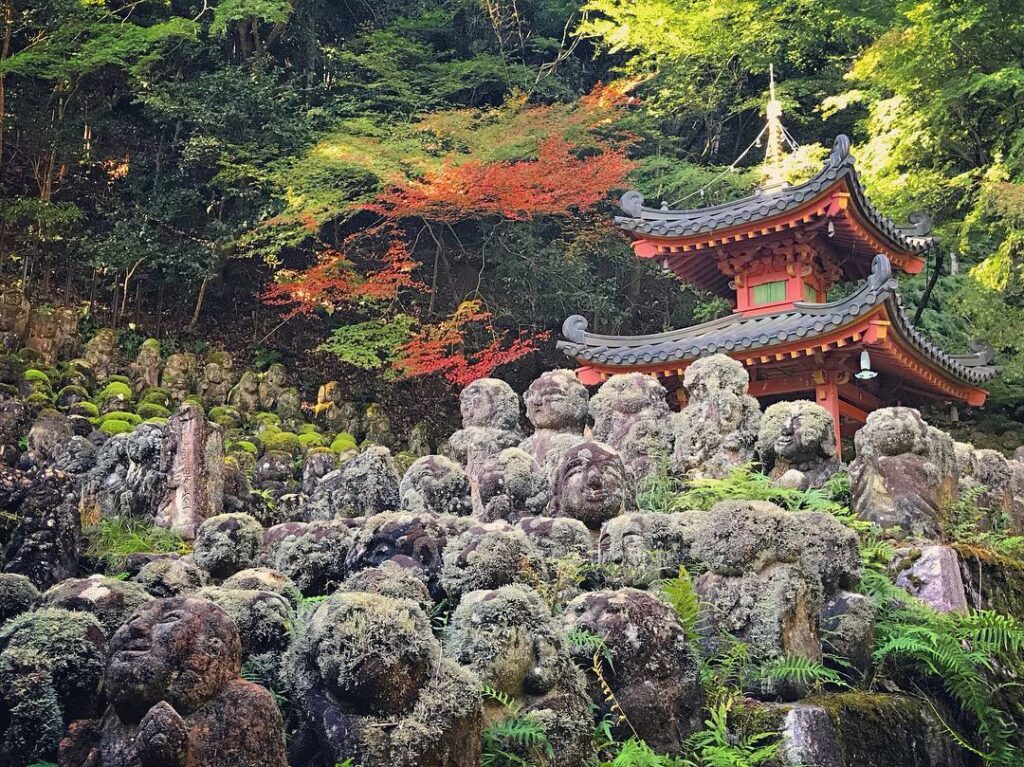 Otagi Nenbutsu-ji - rows upon rows of rakan statues