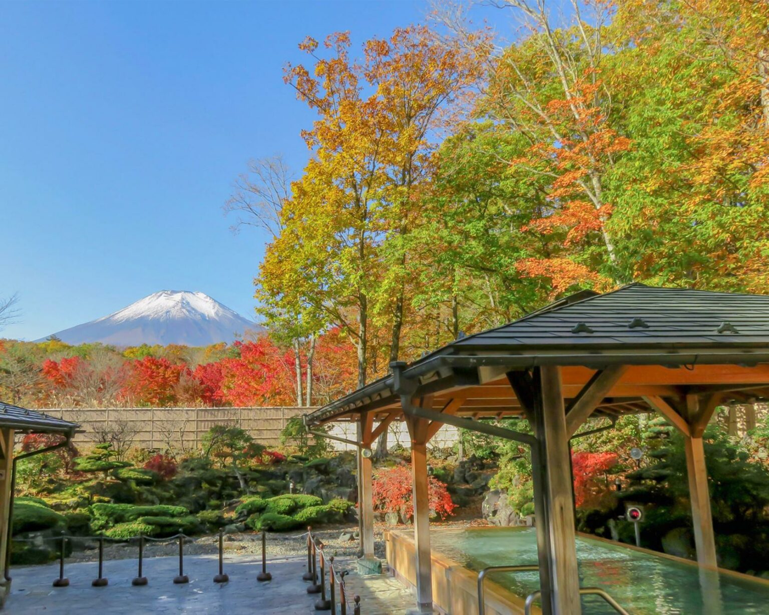 8 Onsen In Japan With Fall Foliage Views To Soak Your Stress Away