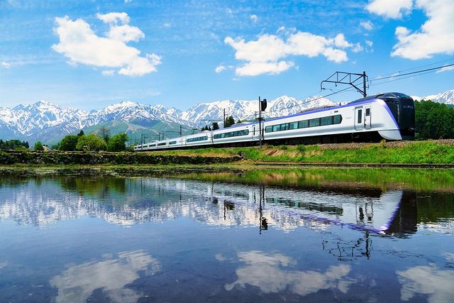 Trains in Japan - limited express train