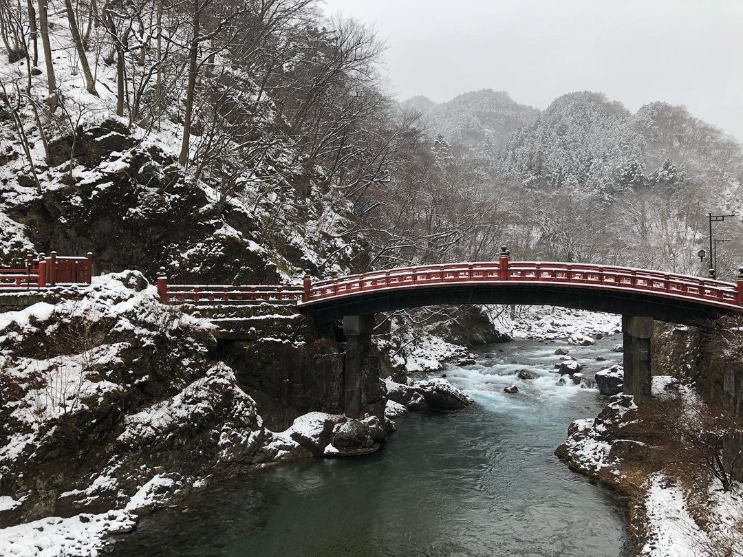 Cities in Japan to see snow - Shinkyo Bridge, located on the way to Kanmangafuchi Abyss