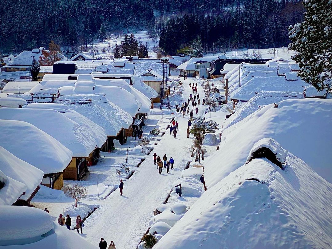 Cities in Japan to see snow - Bird's-eye view of Ouchi-Juku