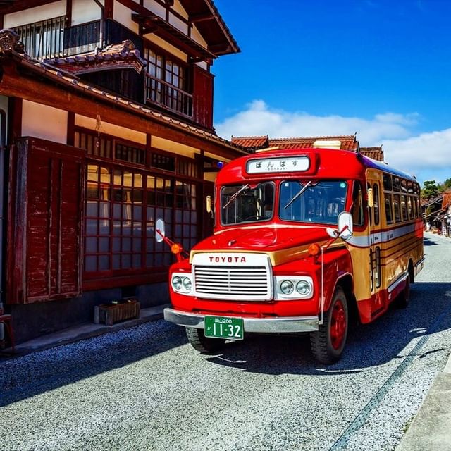Fukiya Furusato Village - red bonnet bus
