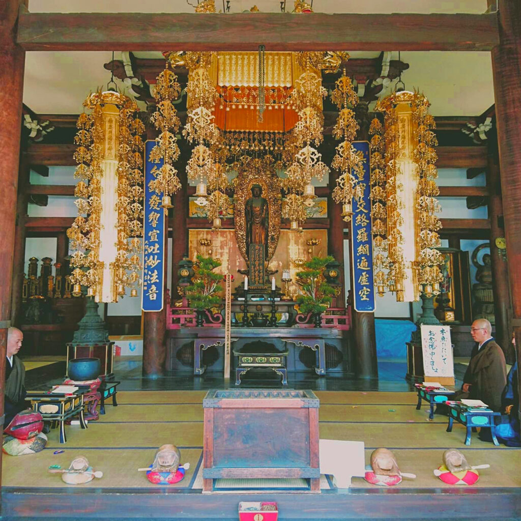 Hyakumanben Chion-Ji - main hall