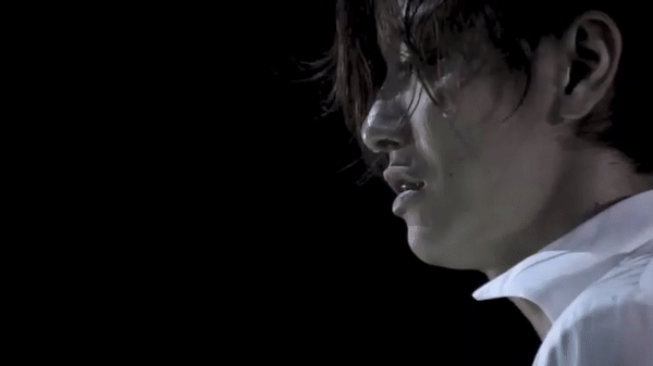Takeru Satoh Facts - Takeru Satoh crying as Romeo in Romeo and Juliet